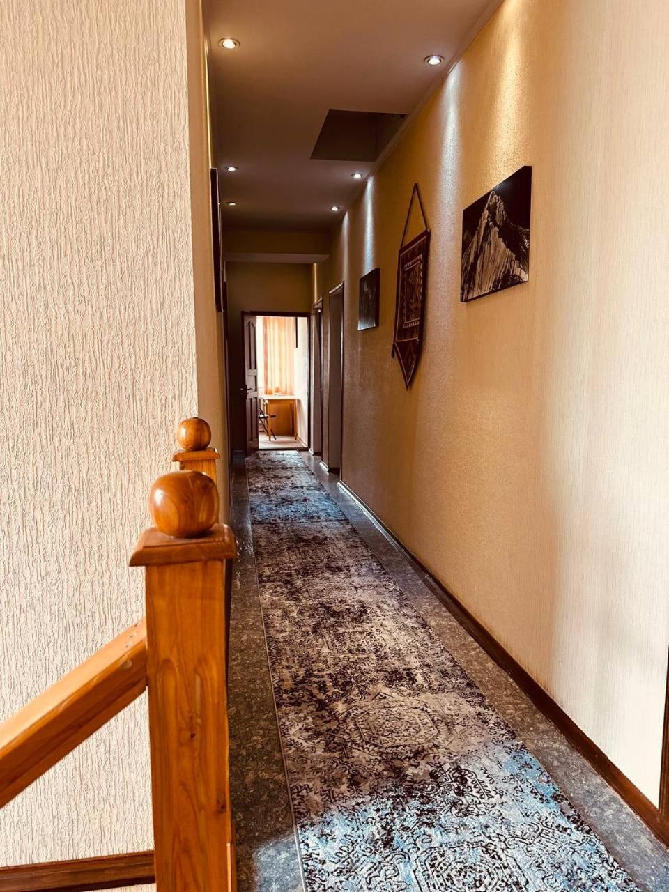 Guest House Crocus Bishkek Ngoại thất bức ảnh