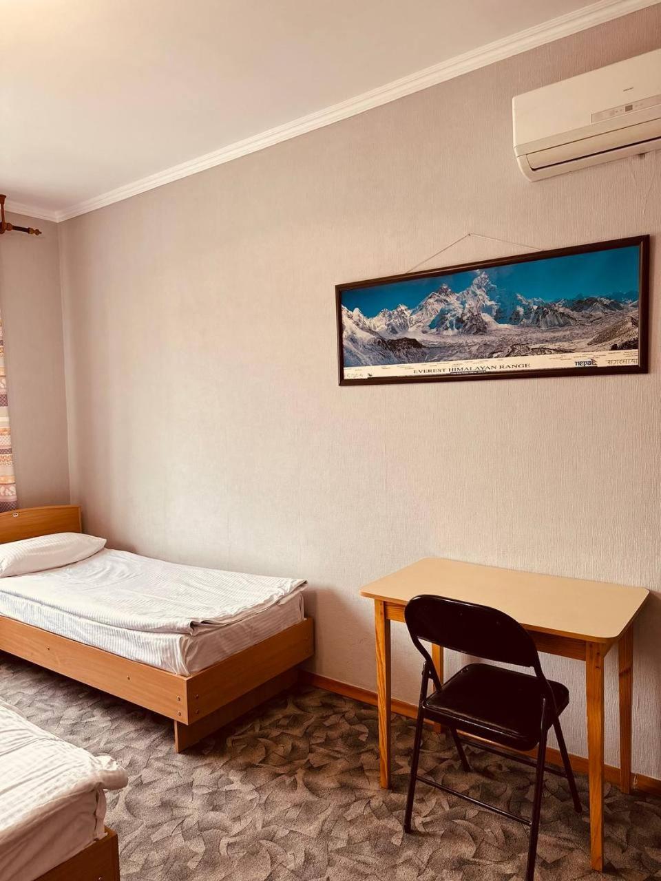 Guest House Crocus Bishkek Ngoại thất bức ảnh